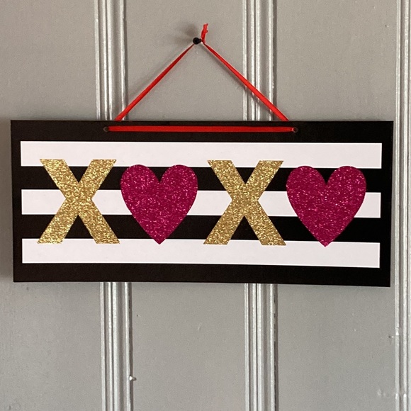 NWT Gorgeous Glittered XπXπ White & Black Striped Wooden Decoration Sign - Picture 10 of 13